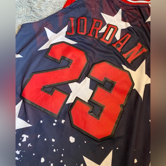 Chicago Bulls NBA BASKETBALL JERSEY OF Michael Jordan #23 retro - Picture 5 of 5